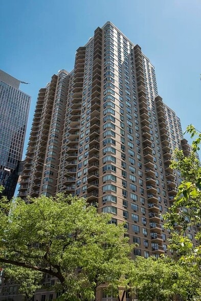 Building Photo - 401 E 34th St