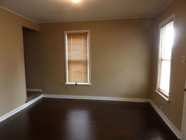 Building Photo - FOR RENT NOW