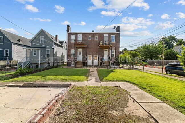 Building Photo - 4765 Goethe Ave