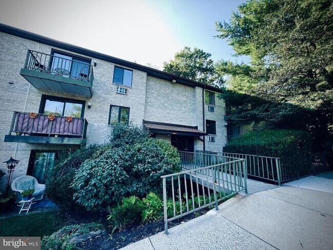 Primary Photo - 21 Dougherty Blvd