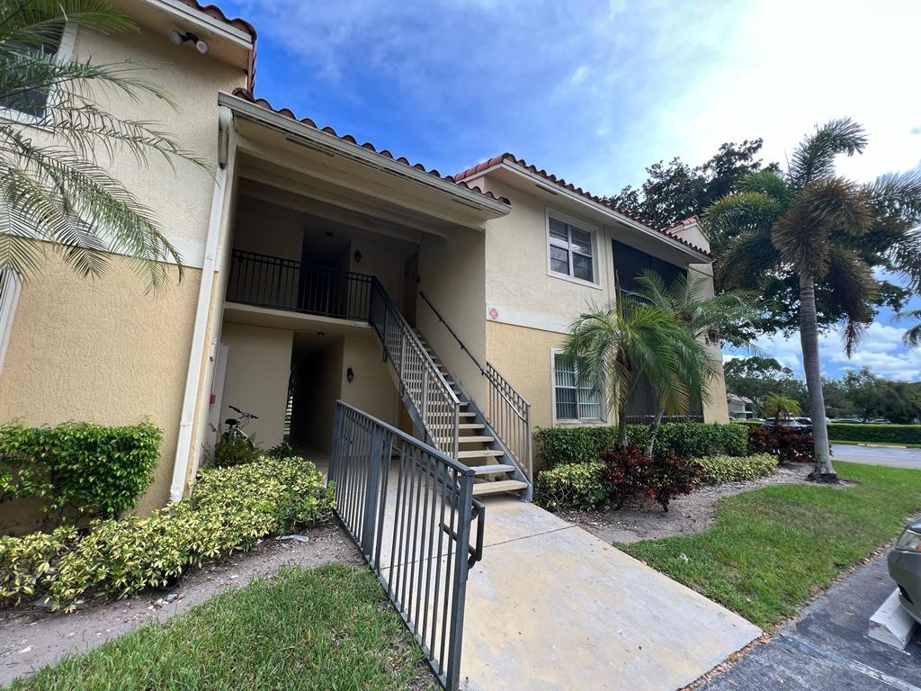 Building Photo - 1257 SW 46th Ave