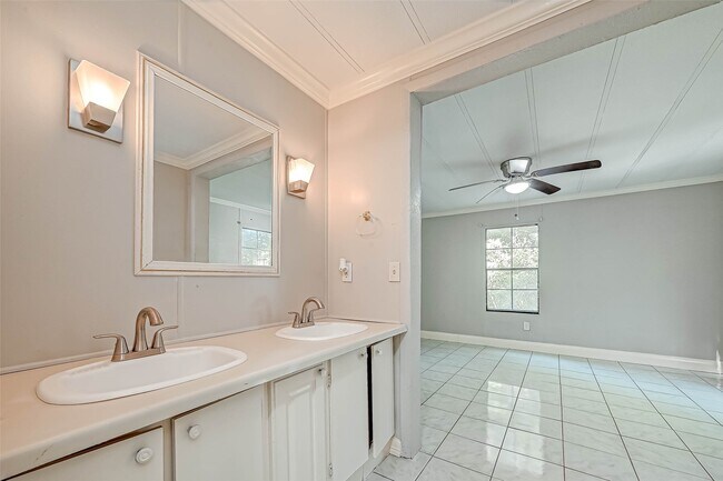Building Photo - 14572 Hasara Ln