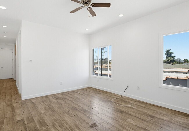 Building Photo - 1050 57th St