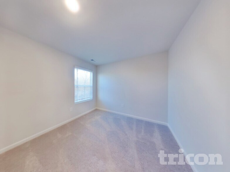 Building Photo - 76 Fairview Way