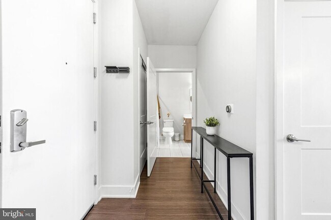 Building Photo - 145 Riverhaven Dr