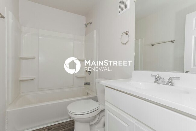 Building Photo - 3 Bedroom Pet-Friendly Home in Louisville,...