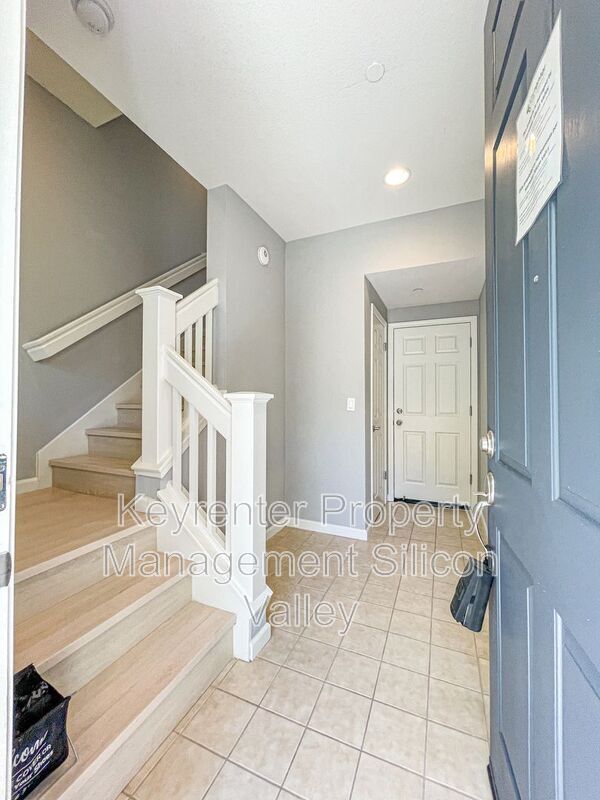 Building Photo - 679 Montara Terrace