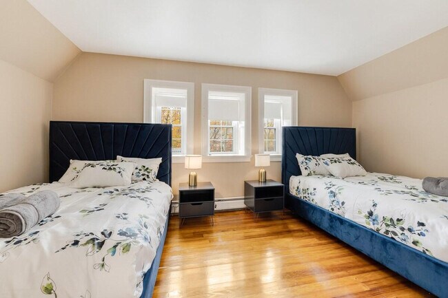 Building Photo - 58 Montebello Rd