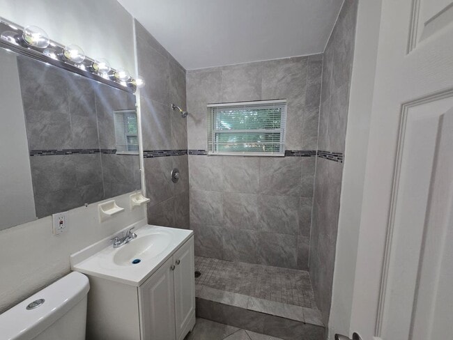 Building Photo - Charming corner lot home in Palm Beach County - 2 Bedroom 1 Bathroom