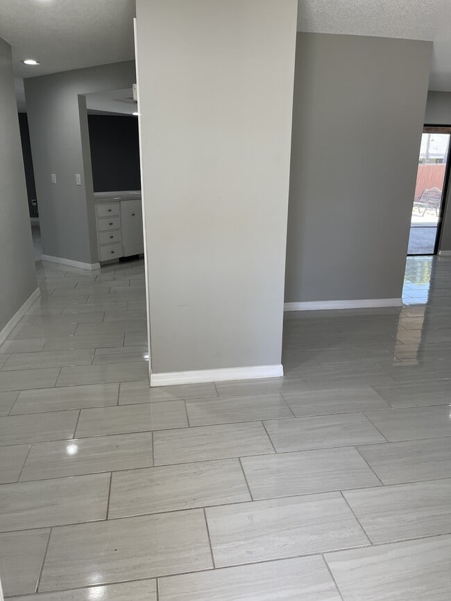 Building Photo - 6455 Jarvis Rd