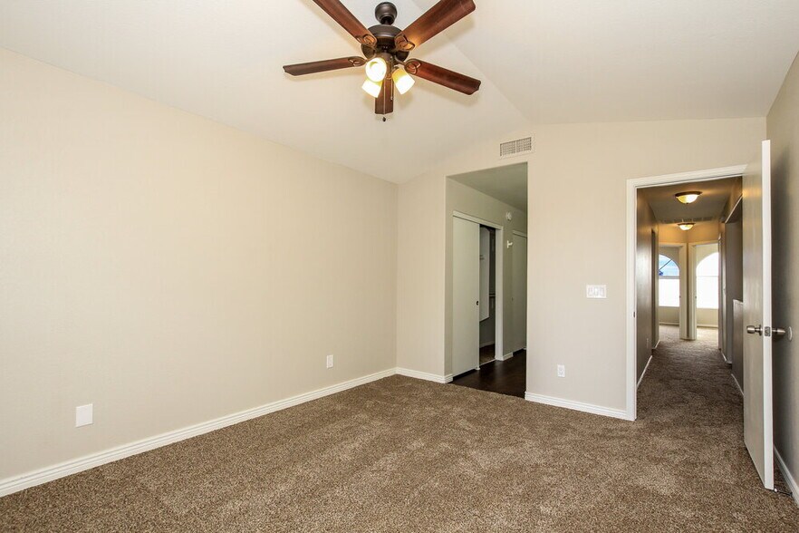 Building Photo - 3630 W Escuda Dr