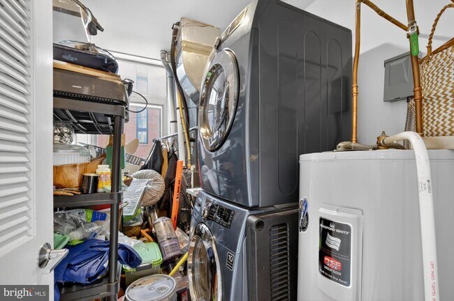 Building Photo - 1535 N Philip St