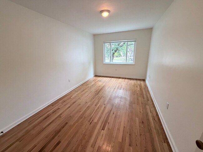 Building Photo - 2bed/1bath Sullivan's Gultch Condo