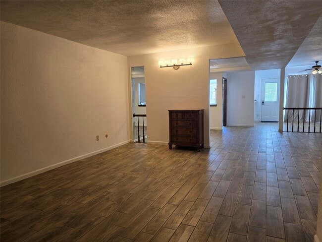 Building Photo - 11231 Briar Forest Dr