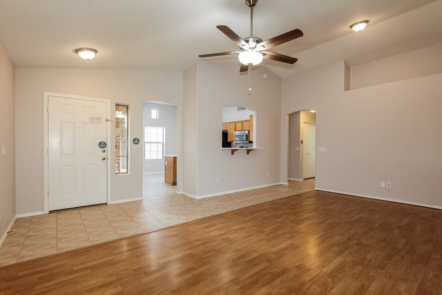 Building Photo - 13928 N 133rd Ln