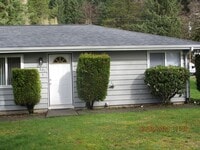 Building Photo - 631 N 13th St