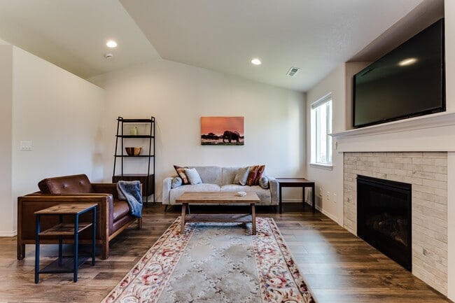 Building Photo - 1526 McKinley St