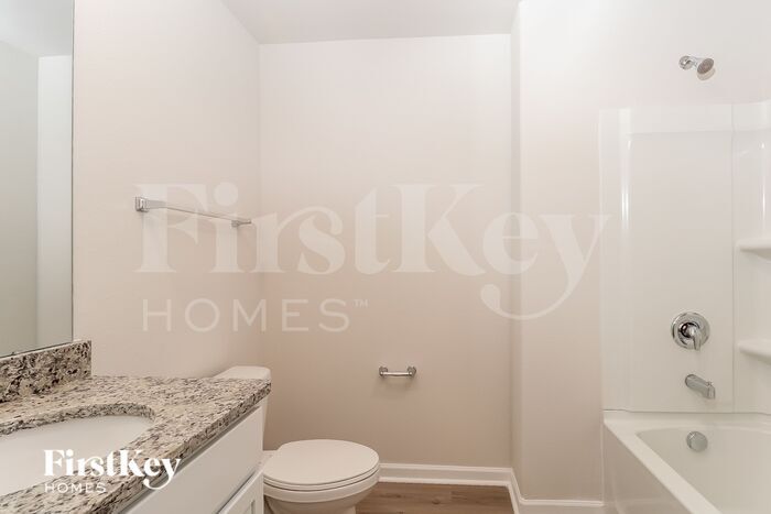 Building Photo - 3040 Cres Lk Ln