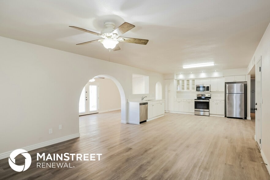 Building Photo - 2708 W Acoma Dr