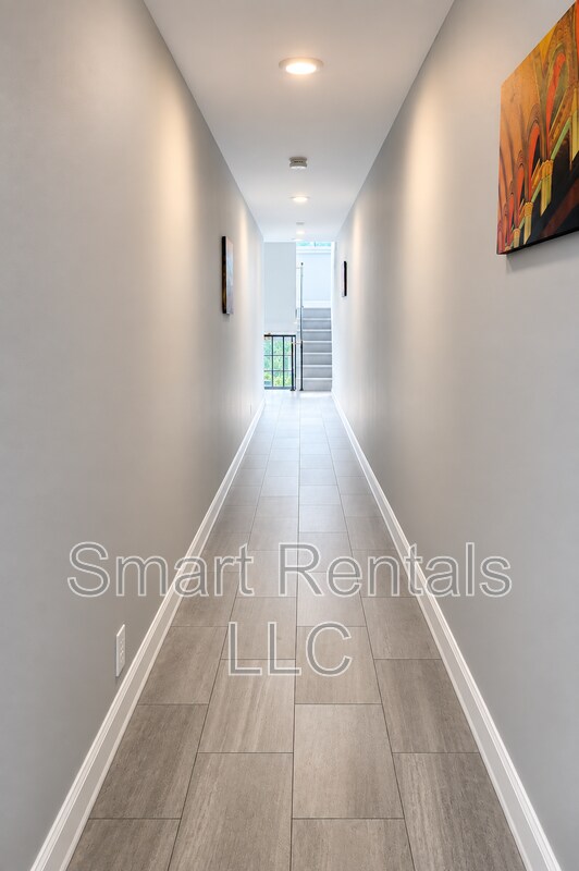 Building Photo - 2509 Bellevue Ave