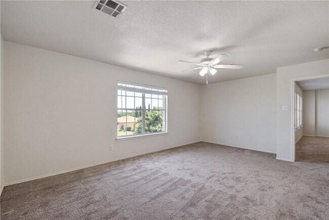 Building Photo - 205 Spring Branch Loop