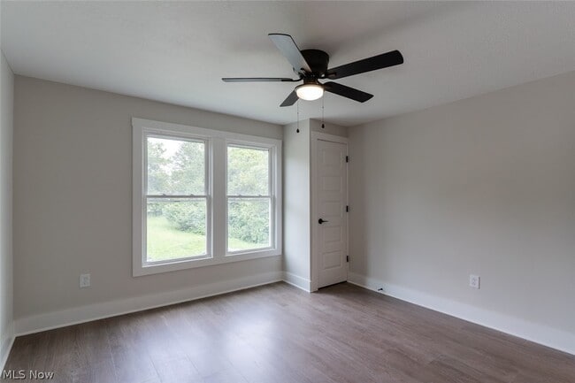 Building Photo - 1464 E 123rd St