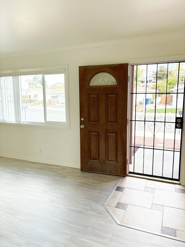 Building Photo - 3189 Coral Dr