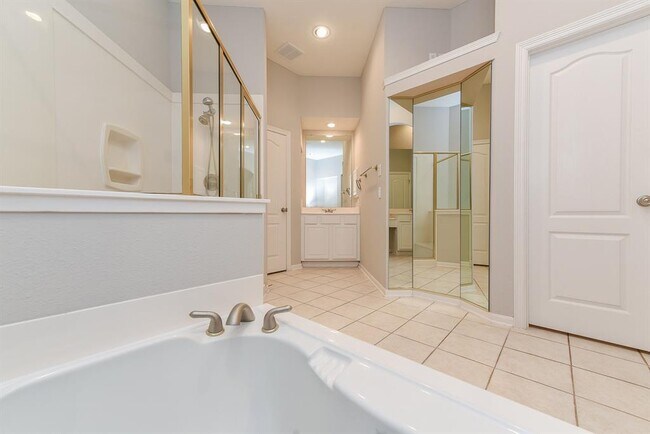 Building Photo - 21822 Mystic Point Ct