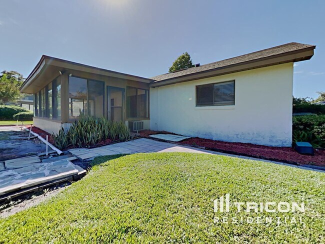 Building Photo - 1507 Teakwood Dr