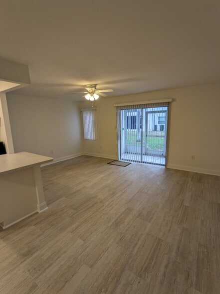 Building Photo - 359 S McMullen Booth Rd