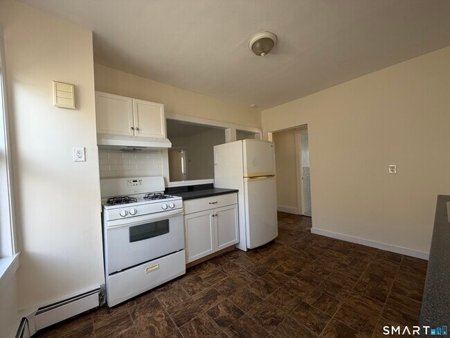 Building Photo - 37-41-41 Jackson Ave