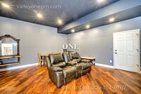Building Photo - Luxury Private Furnished 2 Bed 2 Bath Suite With Private Courtyard - Utilities Included!