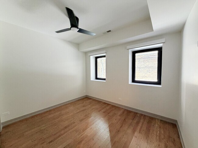 Building Photo - 1333 W Estes Ave