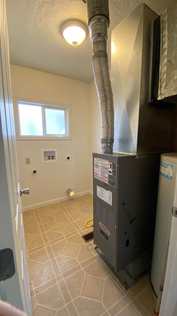 Building Photo - 3 Bed, 1 Bath Dallas Home!