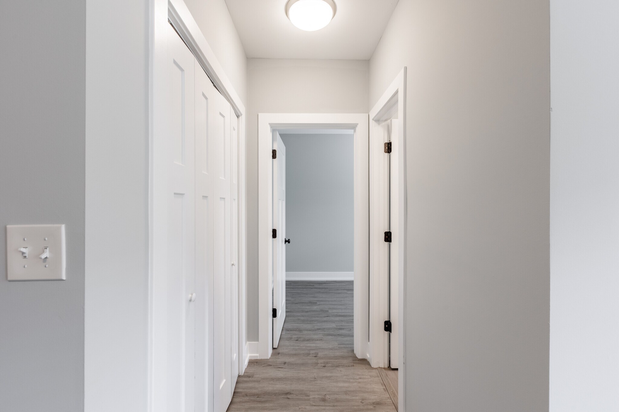 Building Photo - 705 W Brompton Ave