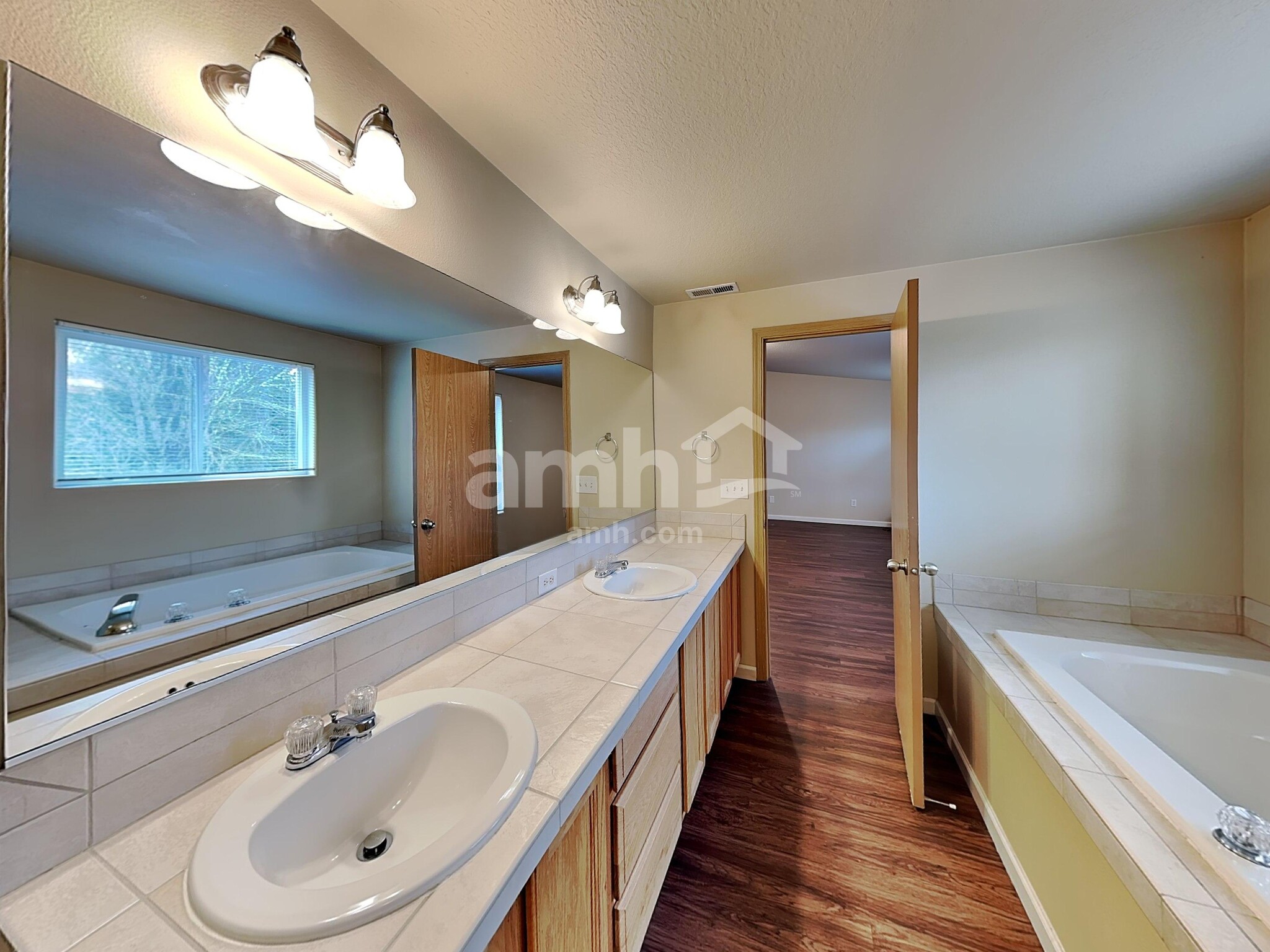 Building Photo - 37828 Hamilton Ridge Dr