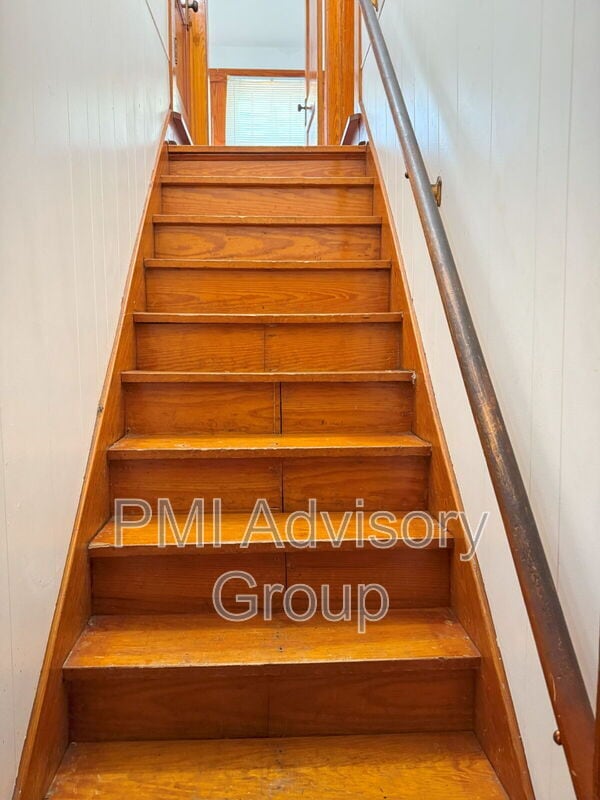Building Photo - 1267 SW Plass Ave