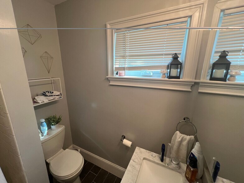 Building Photo - 337 Highland Ave