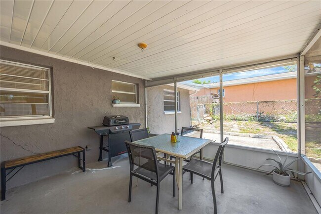 Building Photo - 7804 Niagara Dr