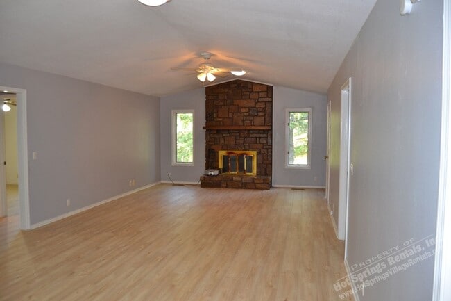 Building Photo - West Garea Area | Home | Unfurnished