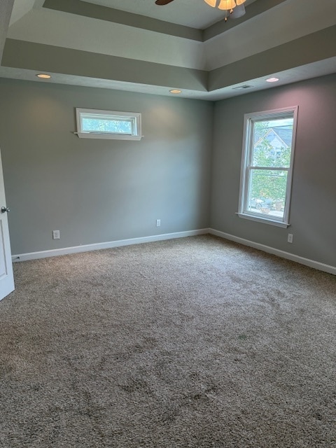 Building Photo - $1,000 off first month's rent if move in b...