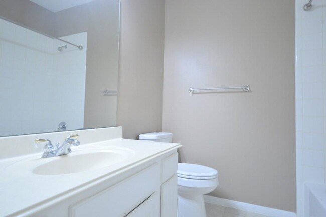 Building Photo - 15603 Tarpon Springs Ct