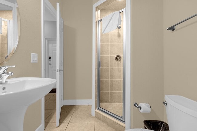 Building Photo - Luxury Resort Townhome Now for Lease