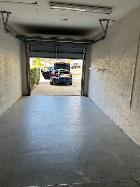 Building Photo - 1651 Hawthorne Plz