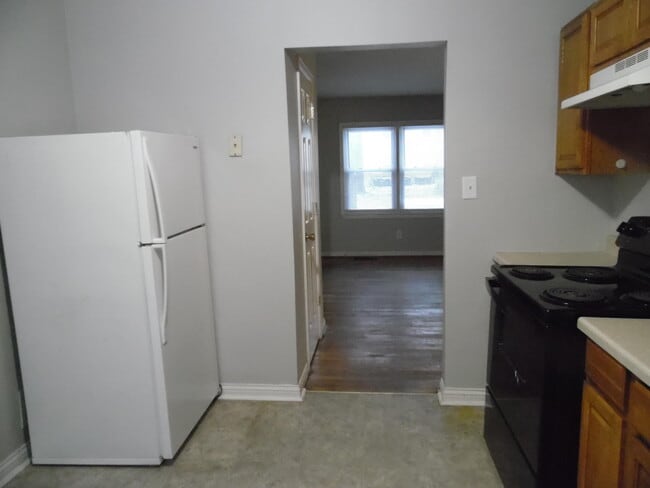 Building Photo - 1001 N Broadway