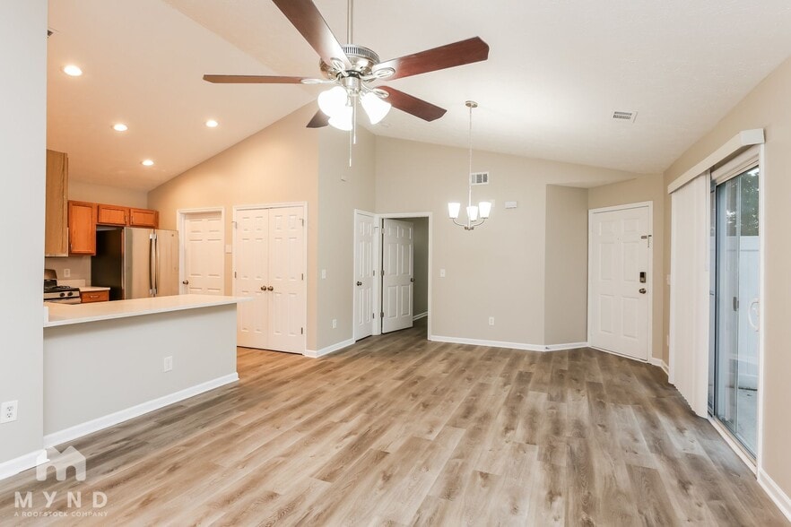 Building Photo - 6155 Smoke Ridge Ln