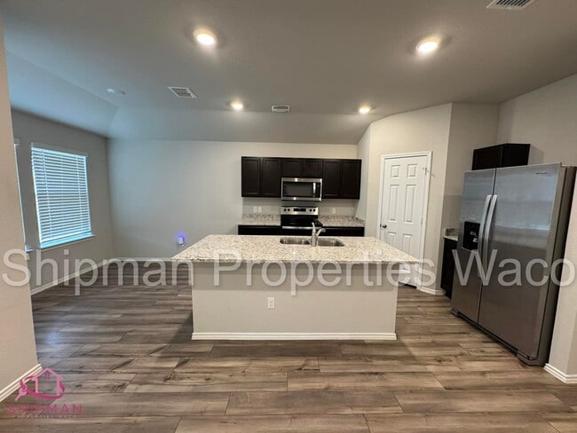 Building Photo - 7105 Canadian Dr