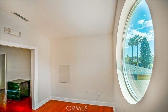 Building Photo - 5512 Leghorn Ave