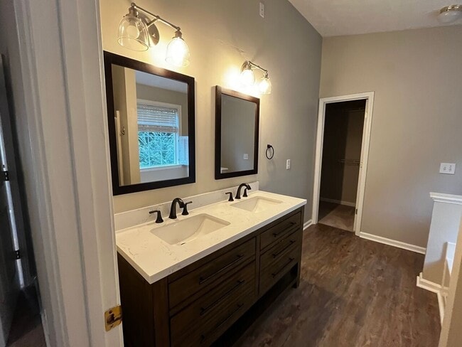 Building Photo - 10055 Lauren Hall Ct