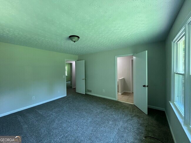 Building Photo - 488 Dogwood Trail